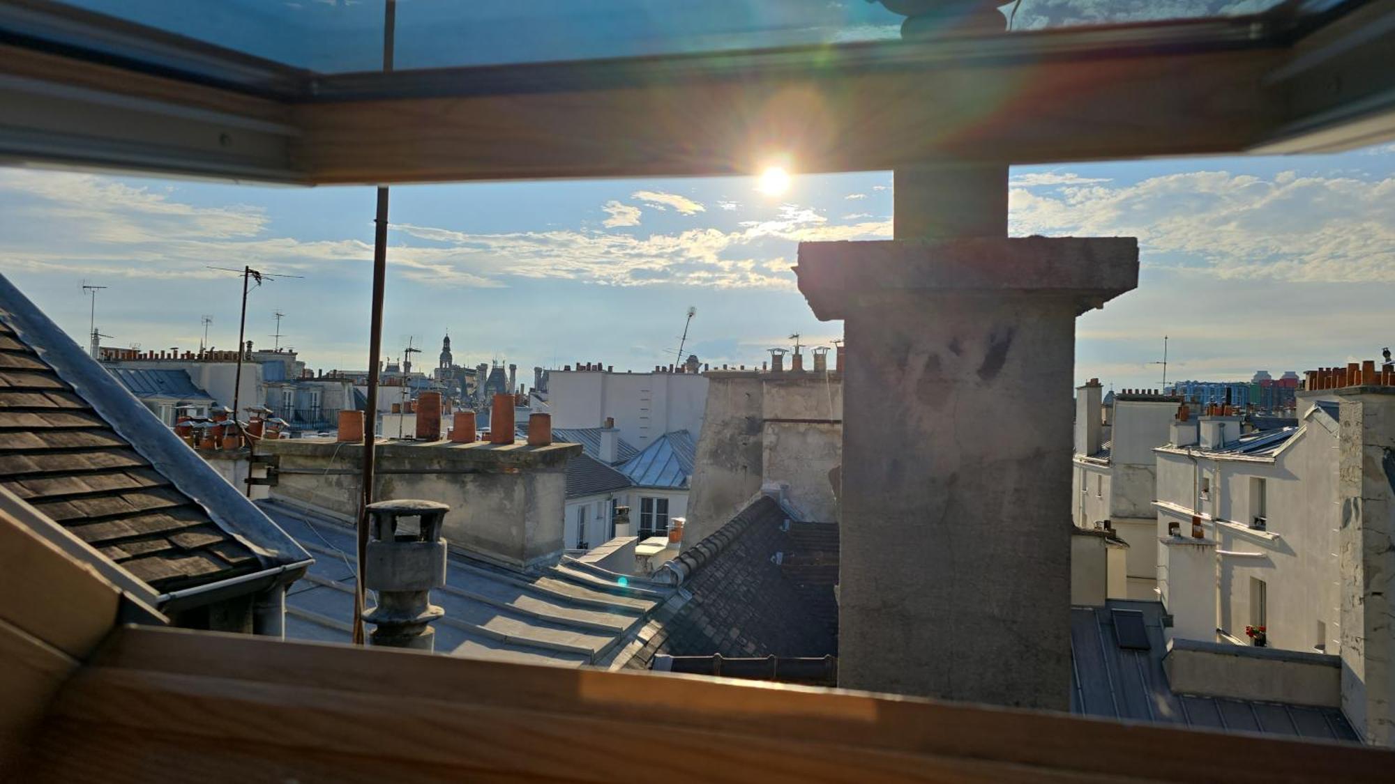On The Rooftops Of - Marais Paris