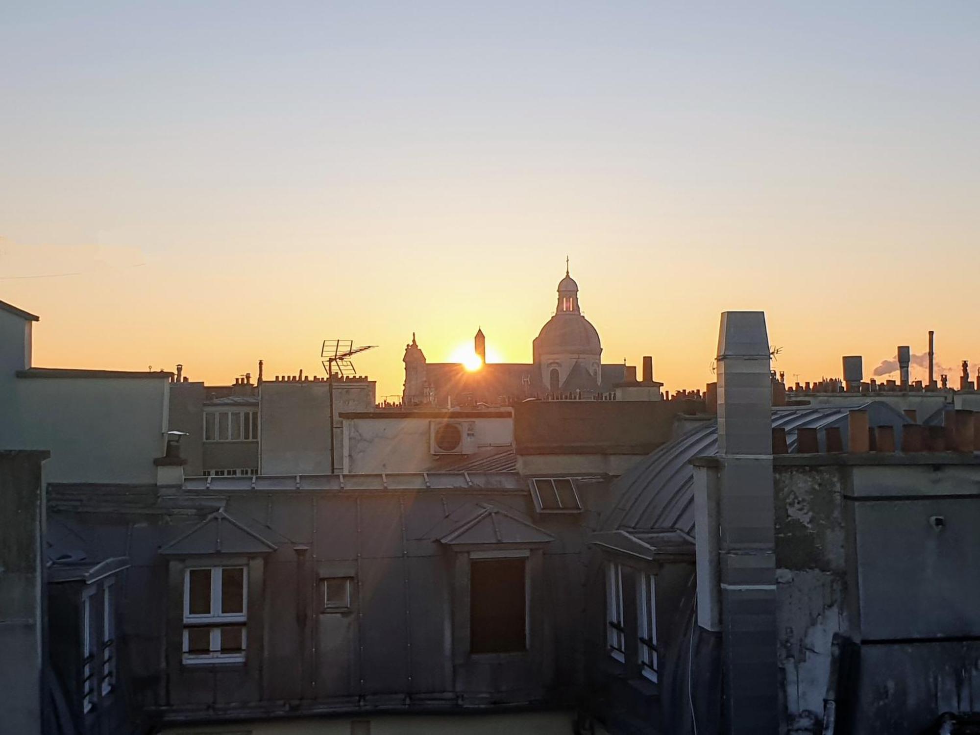 On The Rooftops Of - Marais *